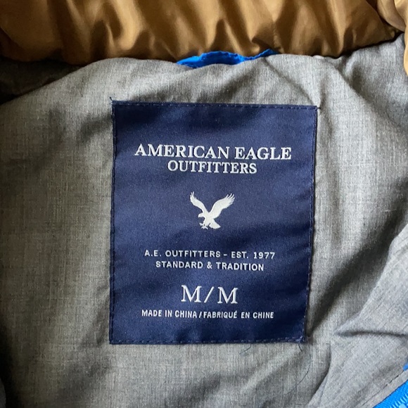 Men’s American Eagle Puffy Vest - Picture 2 of 4